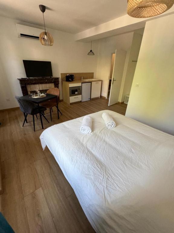Comme A La Maison クレ エクステリア 写真